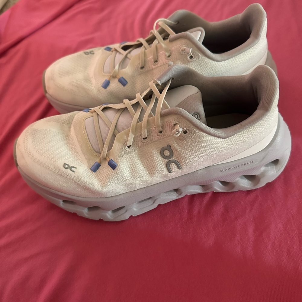 On Cloudtilt Running Shoes - Pale Lavender/white